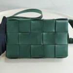 Bottega Veneta, Cassette Bag, Medium, Green, Very Good - Image 8