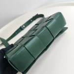 Bottega Veneta, Cassette Bag, Medium, Green, Very Good - Image 12