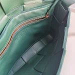 Bottega Veneta, Cassette Bag, Medium, Green, Very Good - Image 20