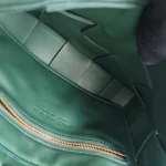 Bottega Veneta, Cassette Bag, Medium, Green, Very Good - Image 22