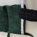 Bottega Veneta, Cassette Bag, Medium, Green, Very Good - Image 32