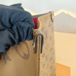 Louis Vuitton, 0n The Go , GM, Brown, Very Very  Good - Image 29